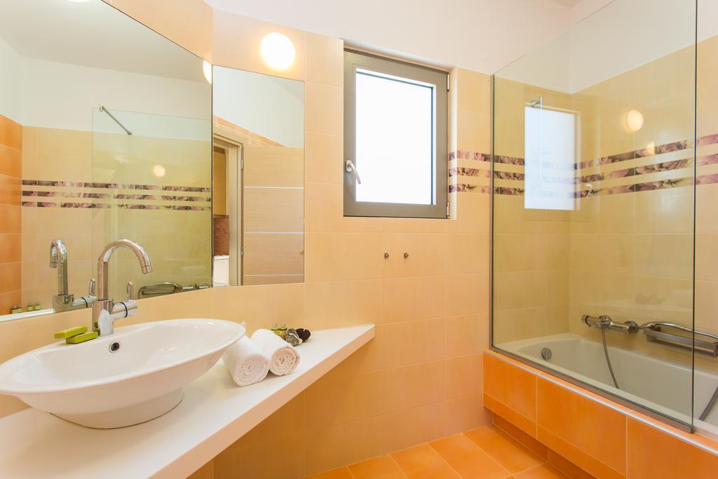 Deluxe Villa Ianthos - Outdoor Hot Tub & Kids Pool Γάλλος Εξωτερικό φωτογραφία