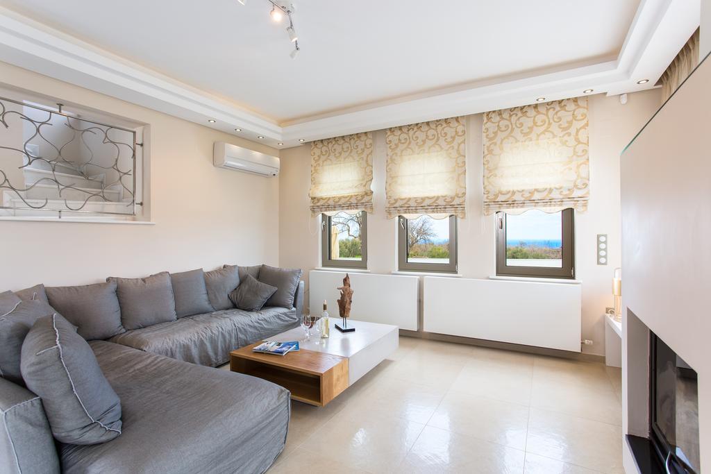 Deluxe Villa Ianthos - Outdoor Hot Tub & Kids Pool Γάλλος Εξωτερικό φωτογραφία