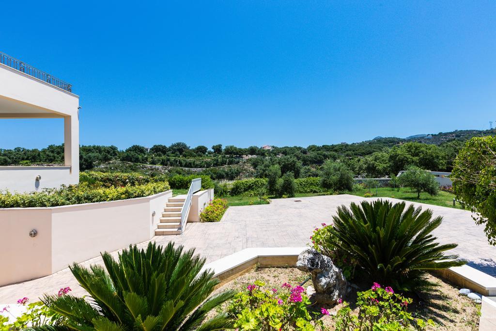 Deluxe Villa Ianthos - Outdoor Hot Tub & Kids Pool Γάλλος Εξωτερικό φωτογραφία