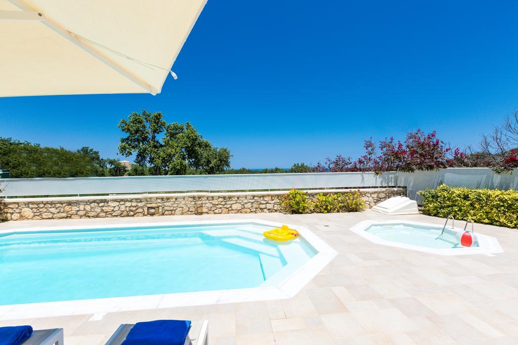 Deluxe Villa Ianthos - Outdoor Hot Tub & Kids Pool Γάλλος Εξωτερικό φωτογραφία