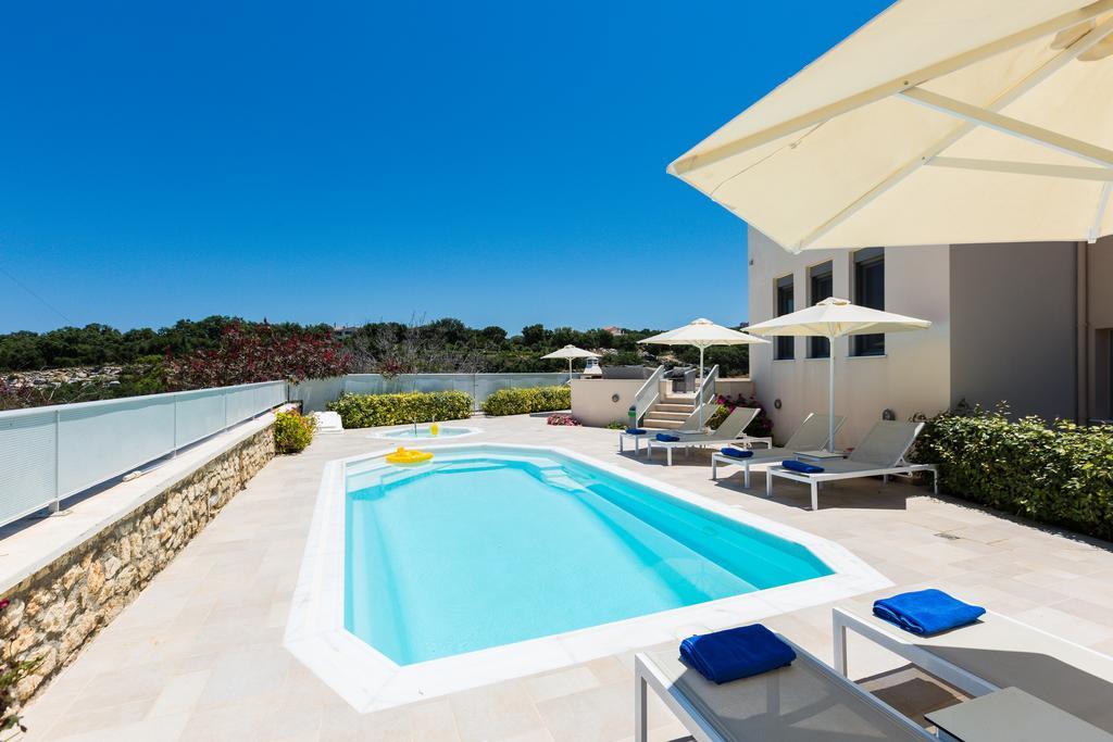 Deluxe Villa Ianthos - Outdoor Hot Tub & Kids Pool Γάλλος Εξωτερικό φωτογραφία