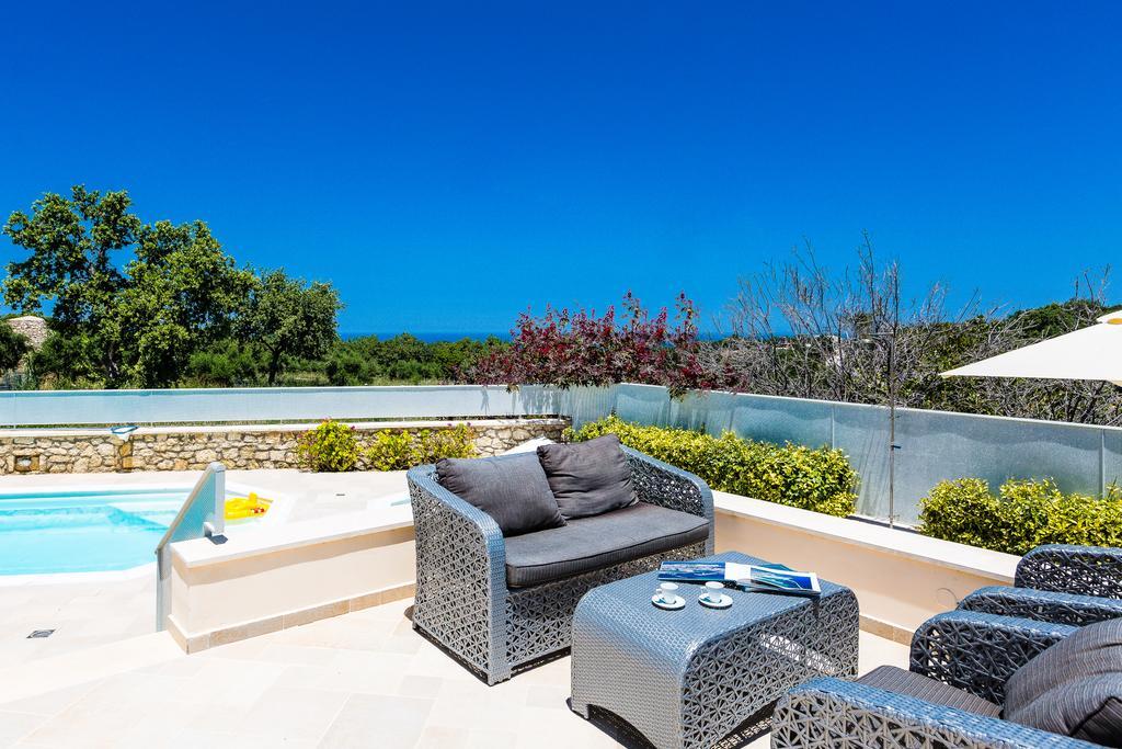 Deluxe Villa Ianthos - Outdoor Hot Tub & Kids Pool Γάλλος Εξωτερικό φωτογραφία